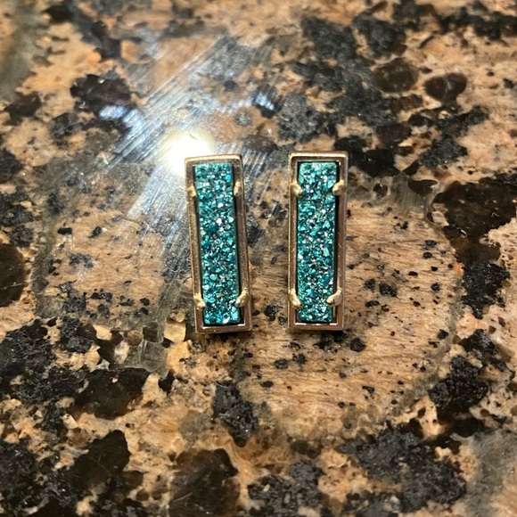 Kendra Scott lady stud in teal drusy and gold - Picture 3 of 6